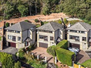 Photo 2- click for photo gallery